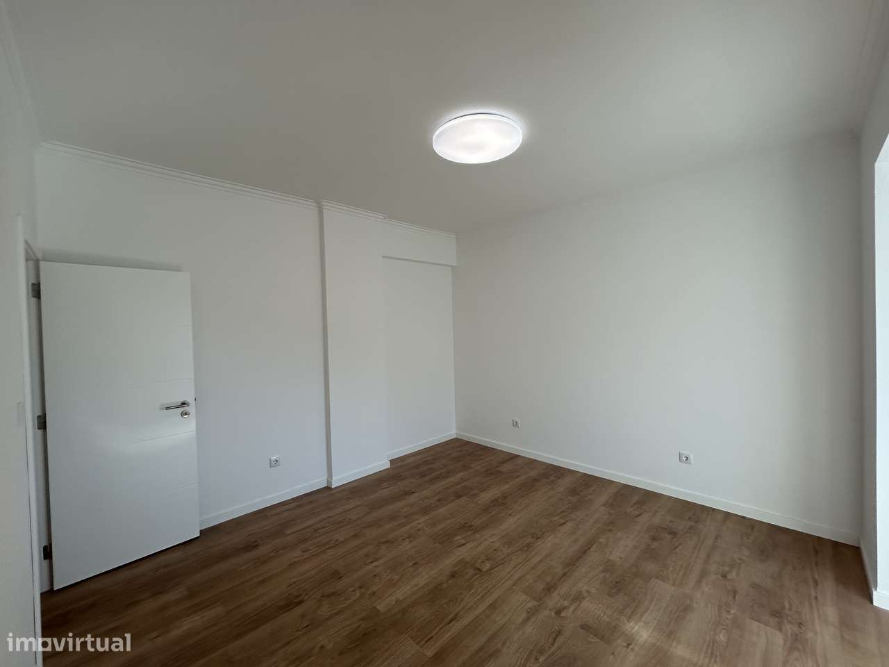 Apartamento T1, totalmente remodelado, em Forte da Casa!-24