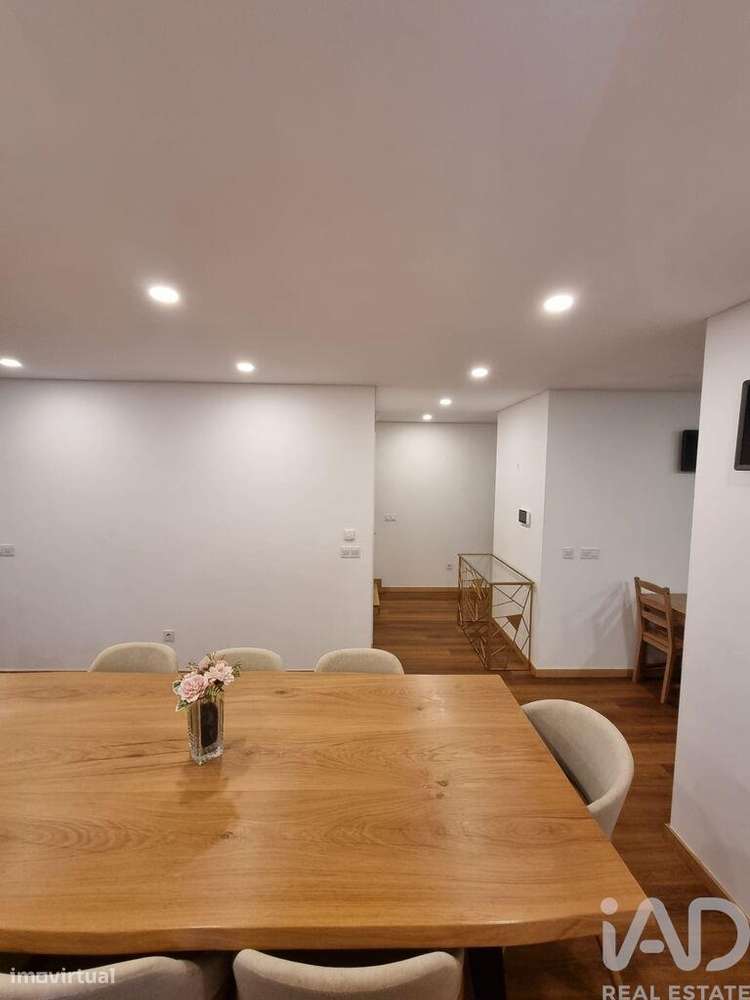 Casa / Villa T4 em Castêlo da Maia de 265 m2 - Grande imagem: 5/35