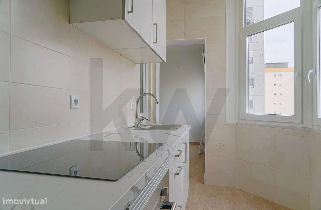 Apartamento T1 totalmente remodelado na Rua Vasco da Gama Fernandes --3