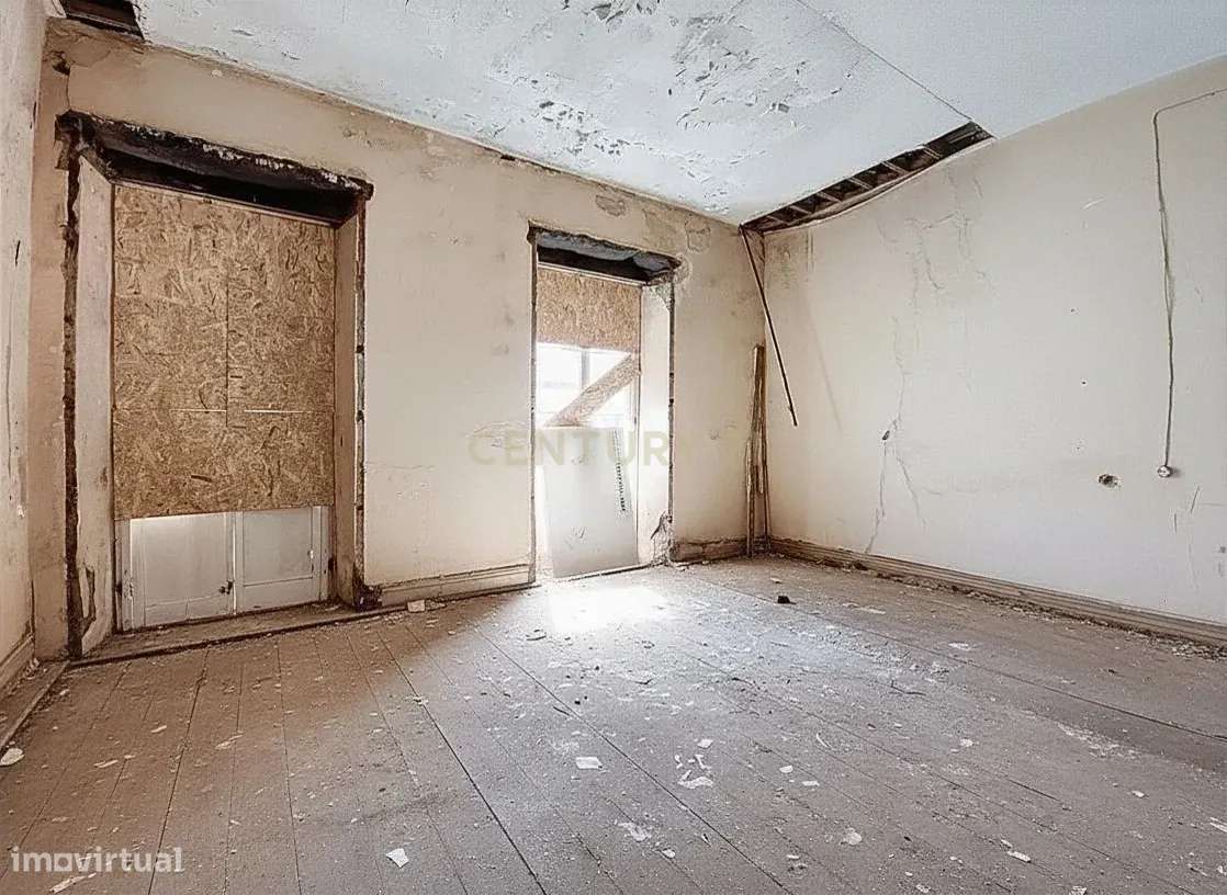 Entre a Cidade e o Mar: Moradia com Elevado Potencial | São Roque, Pon-10