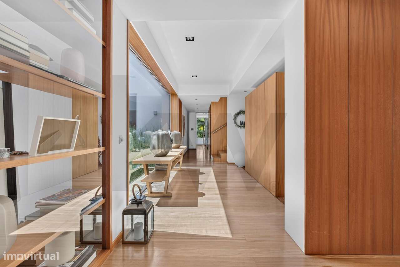 Moradia T5 de Luxo com Piscina e Lote de 2.773 m2-7