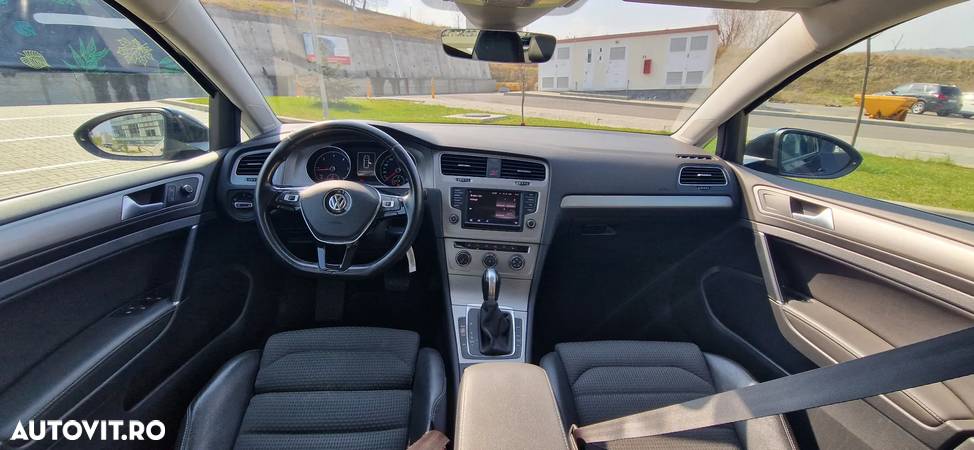 Volkswagen Golf 2.0 TDI BlueMotion Technology DSG Highline - 6