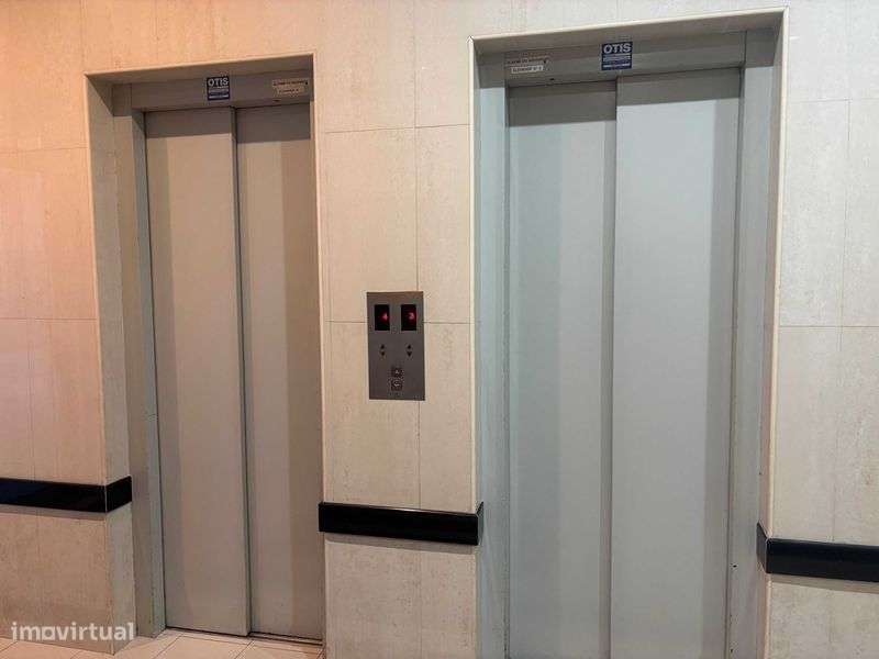 Arrenda-se T2 Coimbra - Rua Eng. Jorge Anjinho - Grande imagem: 4/5