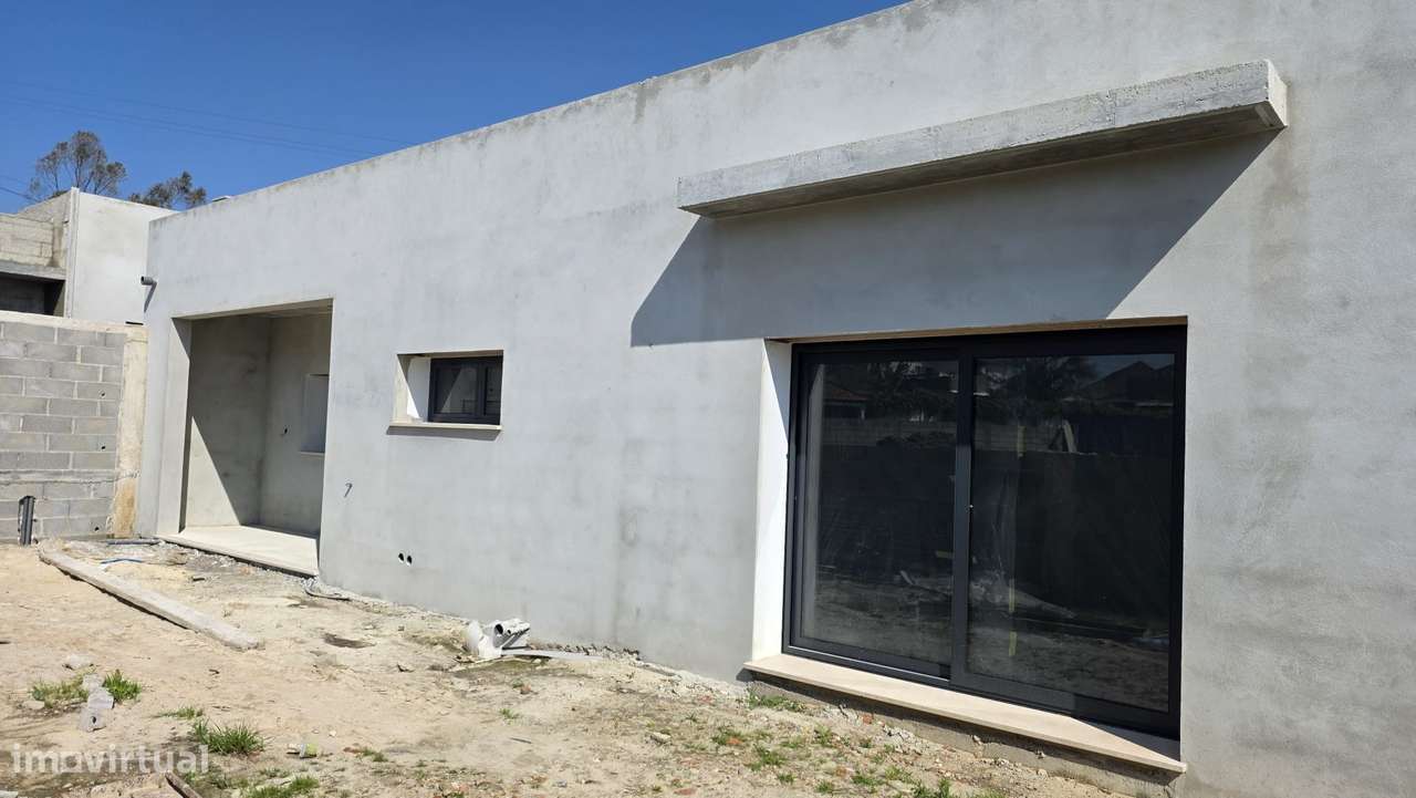 Moradia T3, térrea, geminada com garagem e jardim. Fração "A" - Grande imagem: 4/16