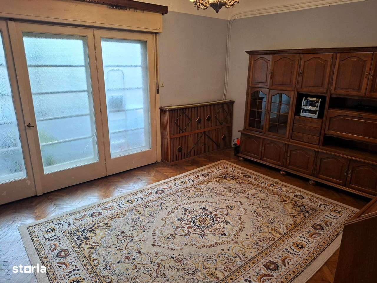 Apartament cu 3 camere în vilă interbelică, de renovat - comision 0%!-1