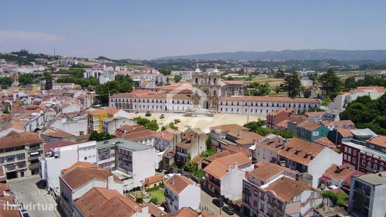 Penthouse única , terraço panorâmico e vista para o Mosteiro de Alcoba-38