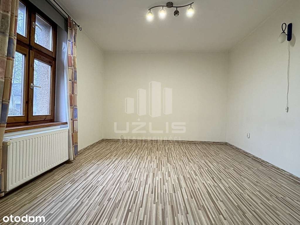 Dom z budynkami gospodarczymi w sercu Skarszew-13