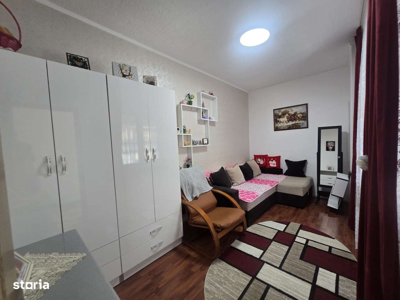 Casa zona Centrala Independenta Energetic  Mobilata si Utilata - Imagine principală: 5/12