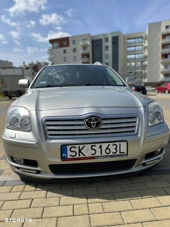 Toyota Avensis 2.0 VVT-i High - 7