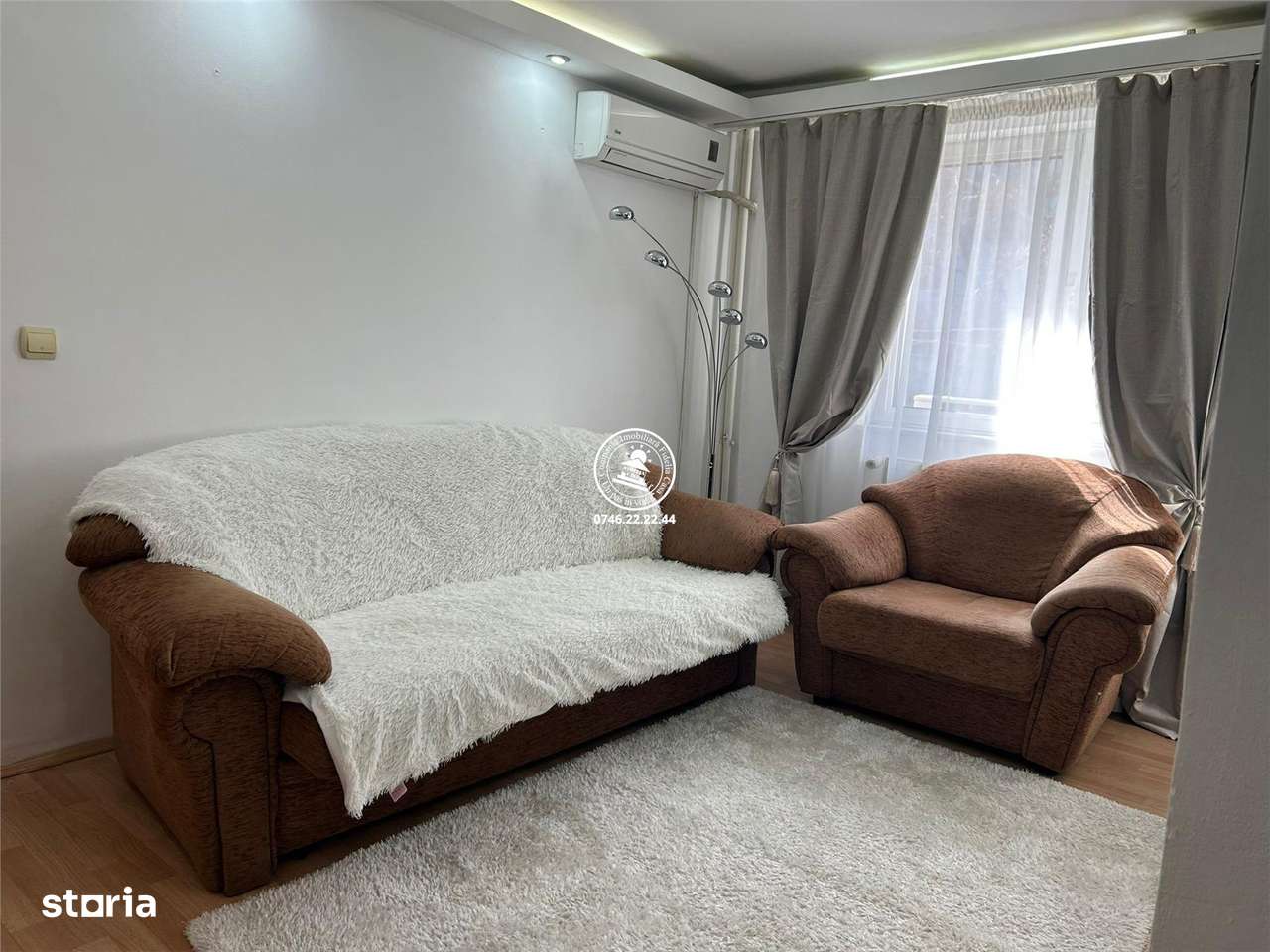 Apartament 3 camere de vanzare, Podu Ros
