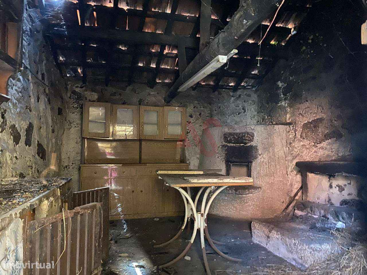 Moradia T2 Geminada para restauro em Silvares, Lousada - Grande imagem: 5/5