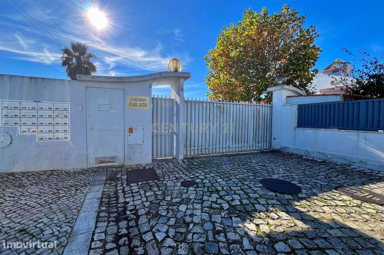 Apartamento T3+1 com vista desafogada em condomínio com piscina e jard - Grande imagem: 5/27