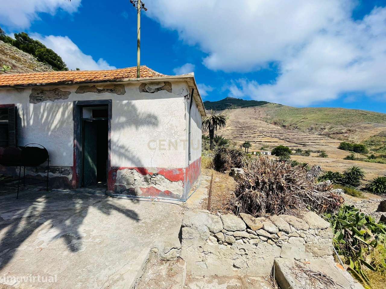 Moradia T2 para reabilitar - Serra de Fora - Porto Santo - Grande imagem: 5/25