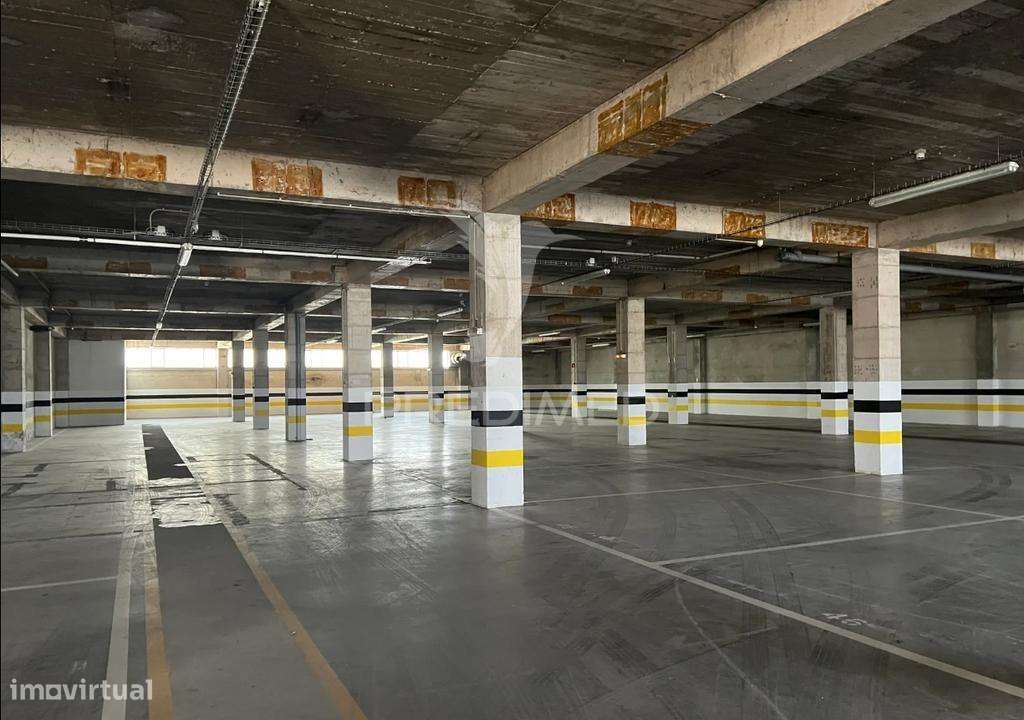 Venda de Edifício escritórios e armazém centro de Carnaxide - Grande imagem: 4/8