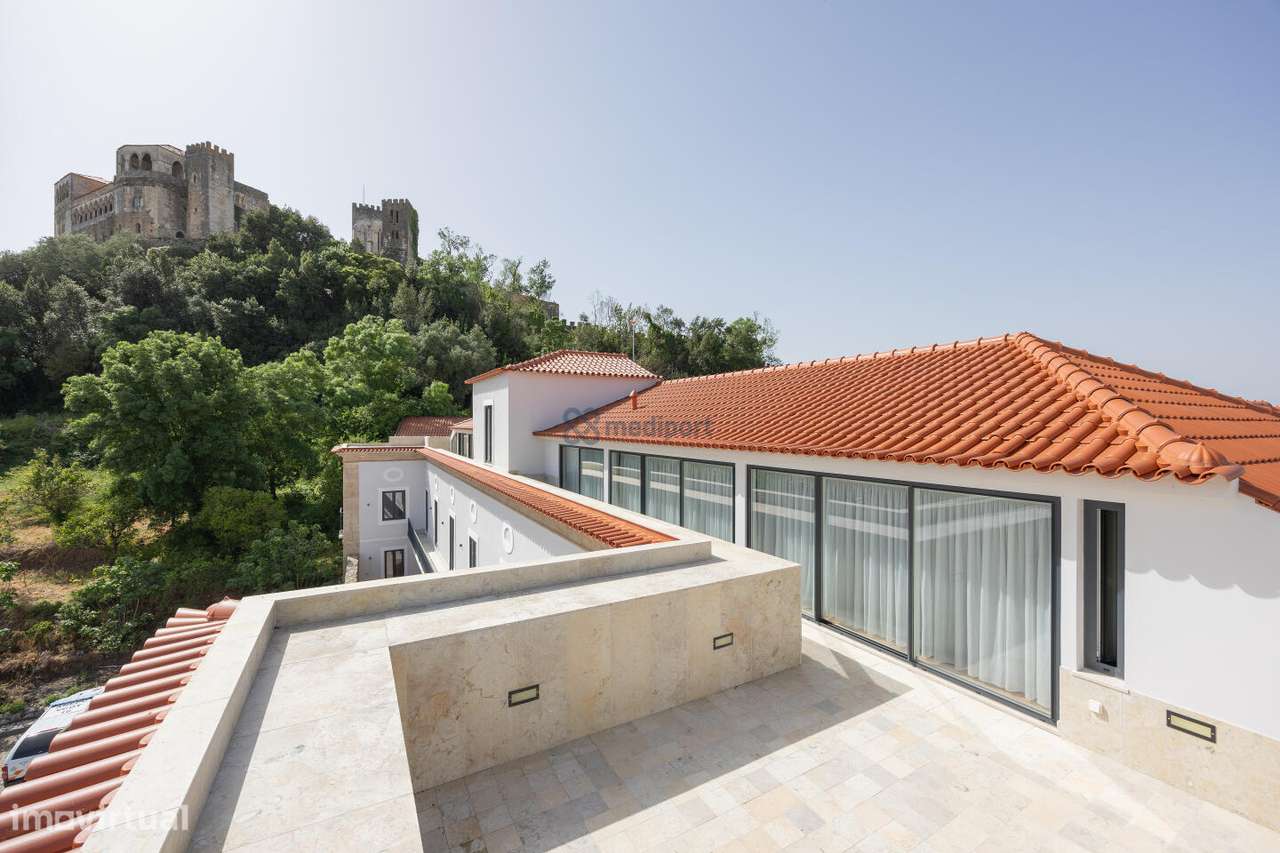 APARTAMENTO T3 JUNTO AO CASTELO LEIRIA - FACÇÃO E-48