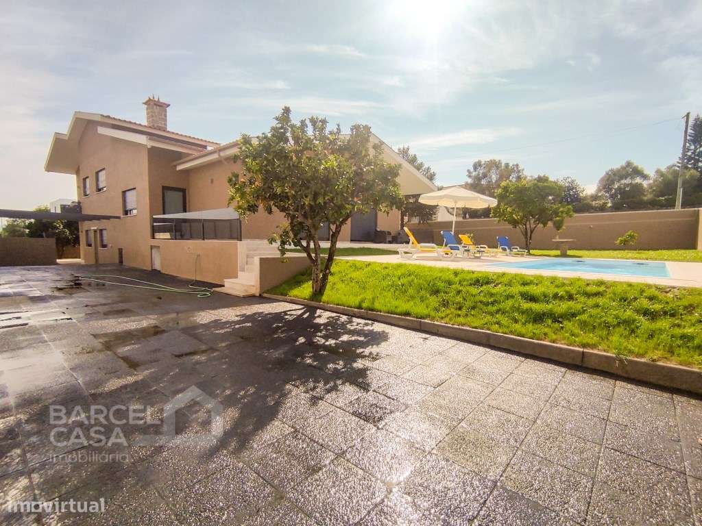 Moradia T4 individual à entrada da cidade de Barcelos - Grande imagem: 3/44