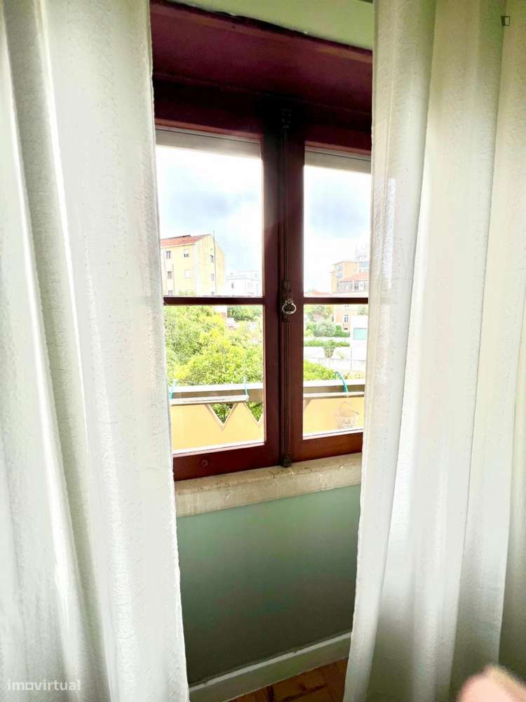 Quarto - localizado em Cidral Coimbra - Grande imagem: 5/10