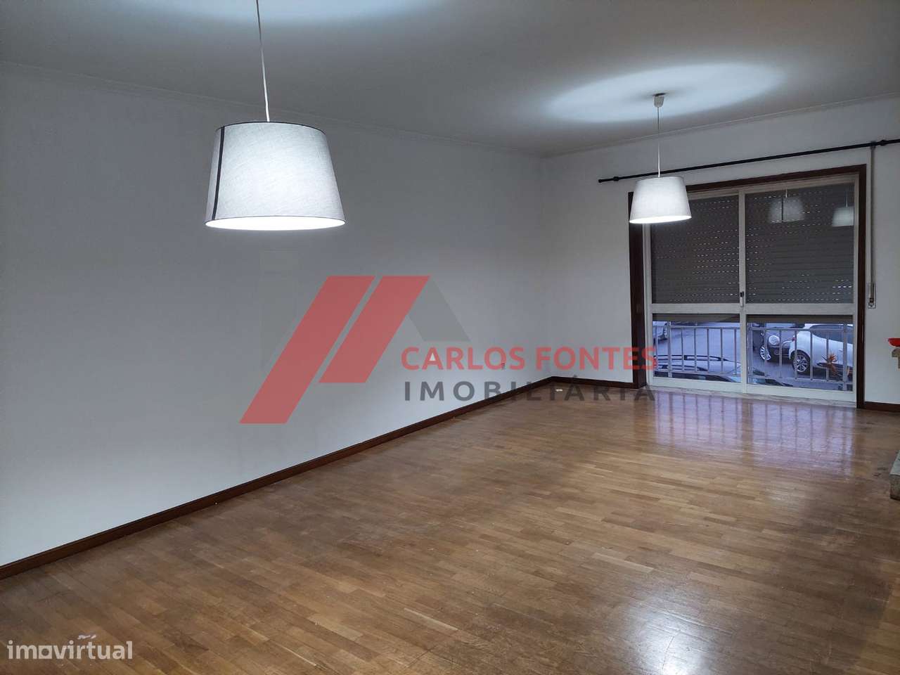 T2 renovado junto as Urgências com garagem - Grande imagem: 2/15