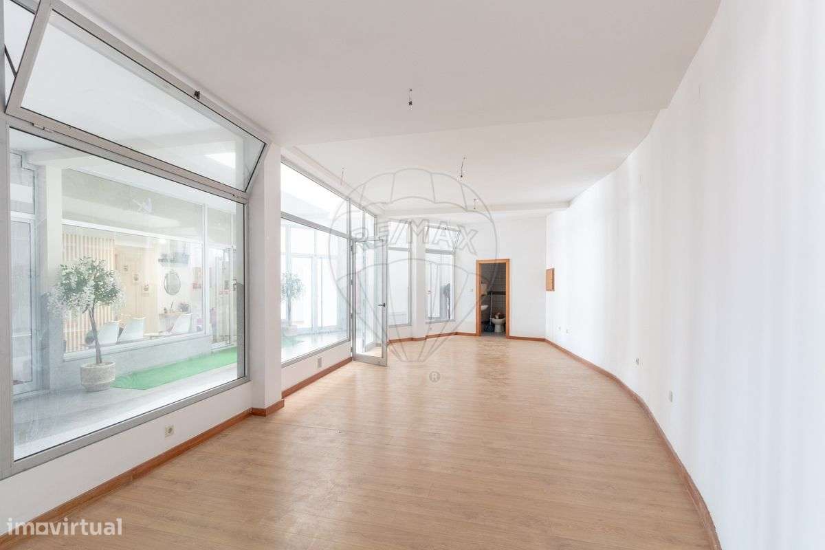 Loja  para arrendamento - Grande imagem: 1/7