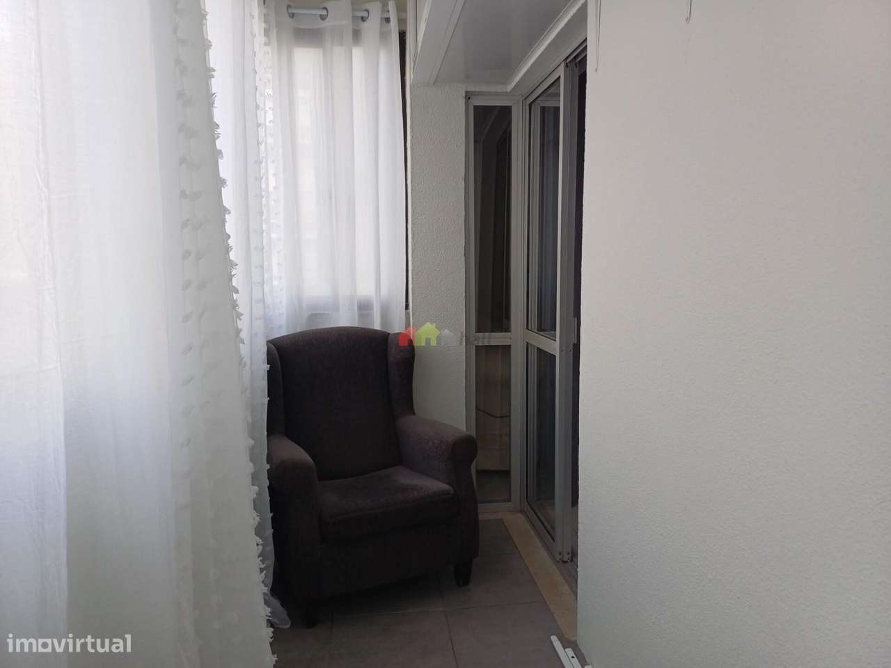 Apartamento T1 com varanda, excelente estado de conservação - Bonfim --6