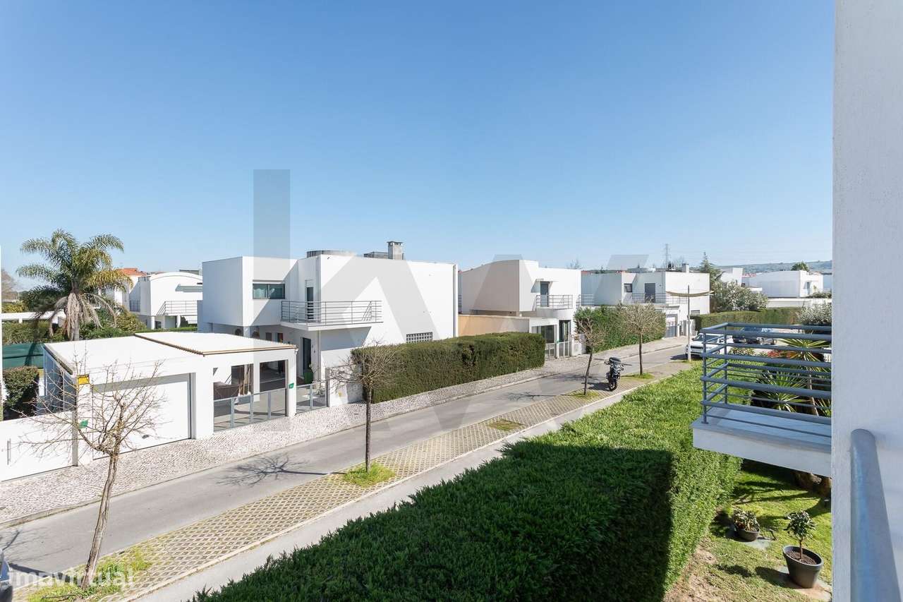 Moradia T3 com piscina, no Palmela Village-42