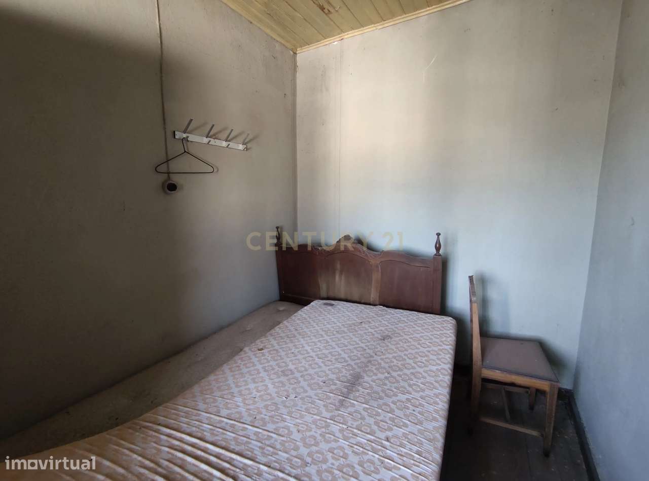 Moradia para recuperar a 5kms da cidade de Chaves-12
