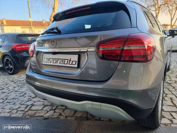 Mercedes-Benz GLA 180 d Urban - 25