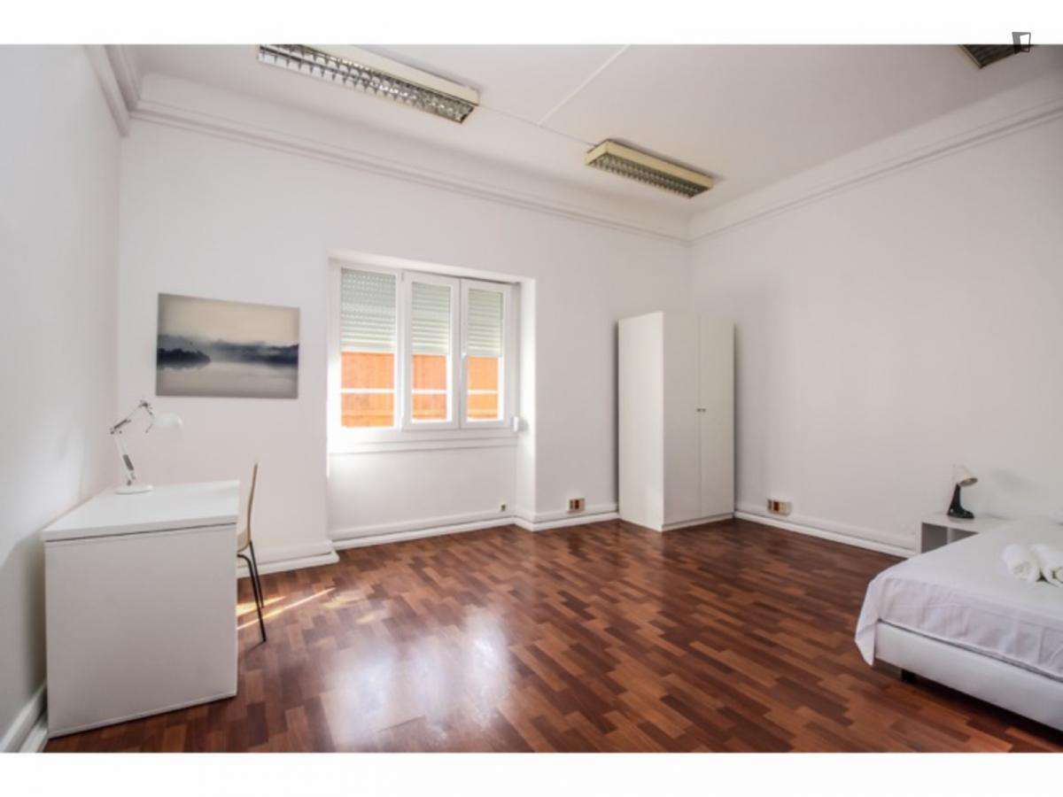 Quarto - localizado em Alameda Lisbon - Grande imagem: 5/7