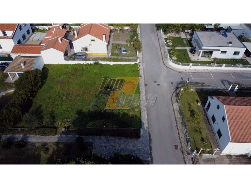 Terreno urbano perto do mar e lago em Sesimbra-13