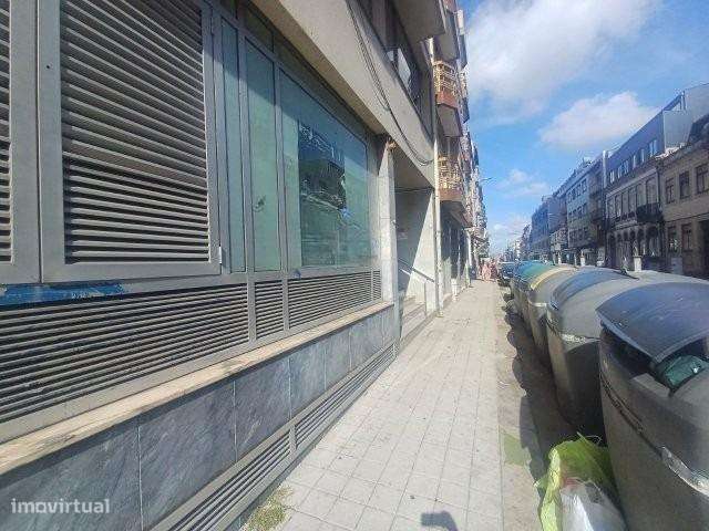 Estabelecimento Comercial no Bonfim — Porto - Grande imagem: 3/8