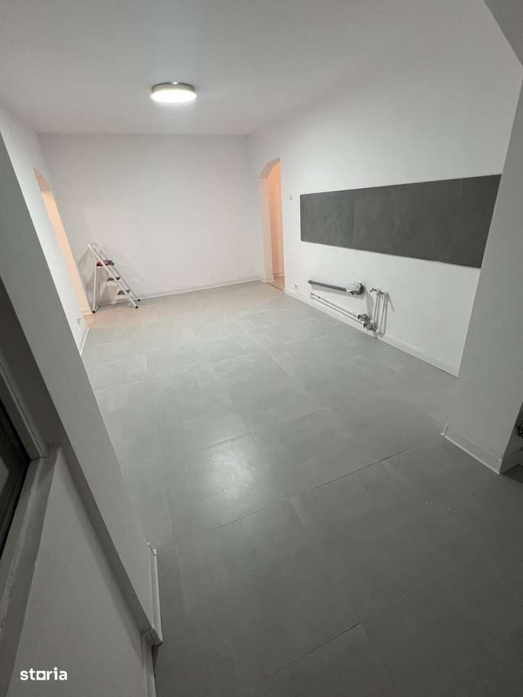 Apartament 3 camere de vanzare - Imagine principală: 5/11