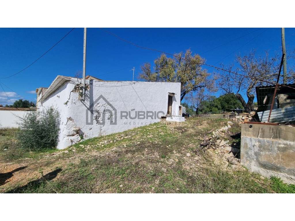 Terreno com casa antiga com 7300m2 a sul de Loulé - Grande imagem: 5/20