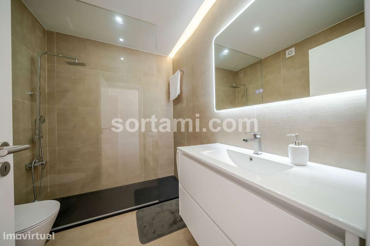 Moradia em Banda T2+1 Venda em Quarteira,Loulé-25