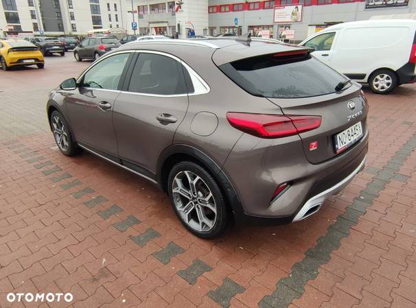 Kia XCeed 1.5 T-GDI L Business Line DCT - 4