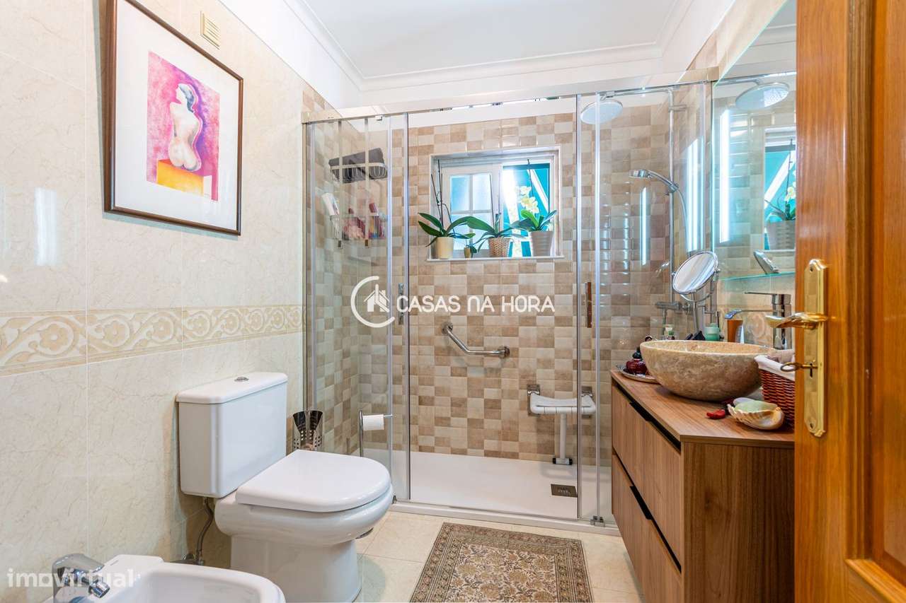 T2 com terraço enorme na Rua Paul Harris, no bairro do  Buzano.-25