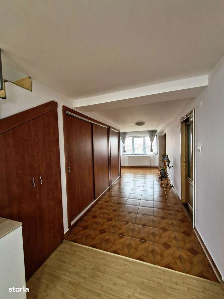 Vând apartament pe două nivele - Imagine principală: 4/10