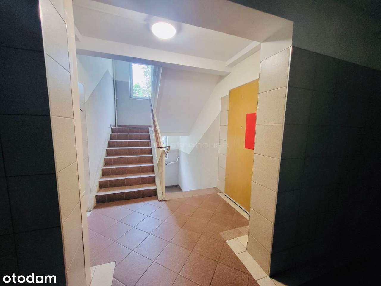 3 pokojowe mieszkanie - 300 metrów od stacji metra-12