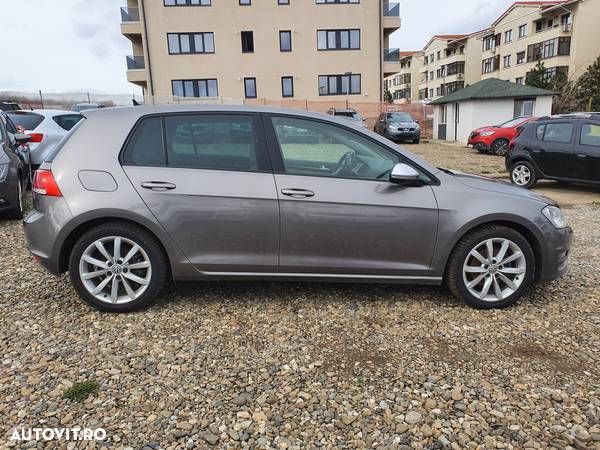 Volkswagen Golf Variant 2.0 TDI 4Motion BlueMotion Technology Highline - 12