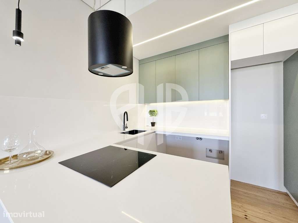 Apartamento T3 // Totalmente Renovado - Av. Almirante Reis-7