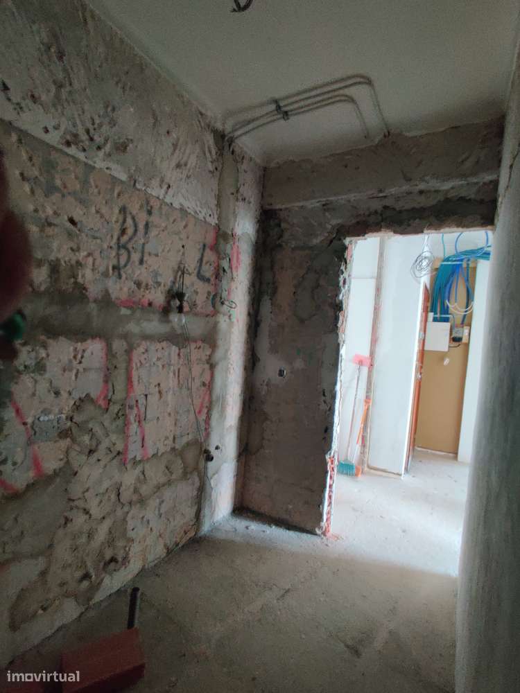 Oportunidade I APARTAMENTO T1 I Cento de Alverca-7
