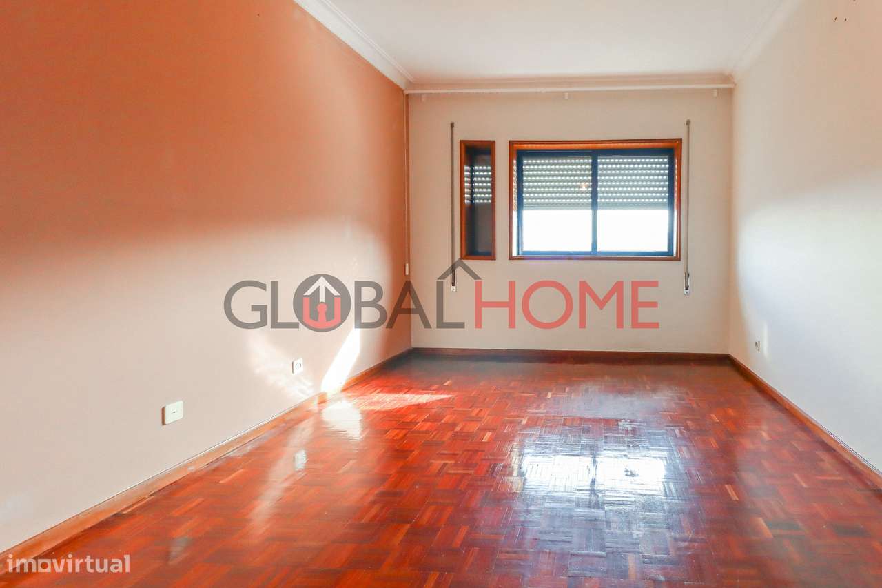 Apartamento T2 no centro de São Pedro da Cova-12