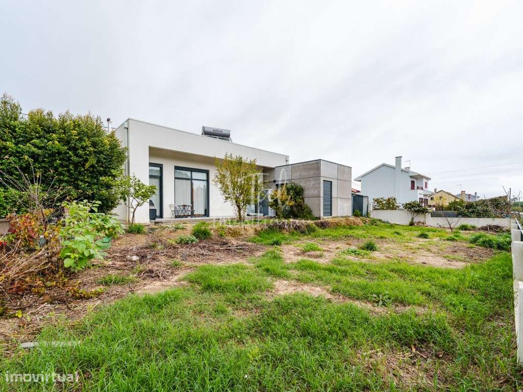 Moradia V2 Térrea a 10 minutos da Praia-18