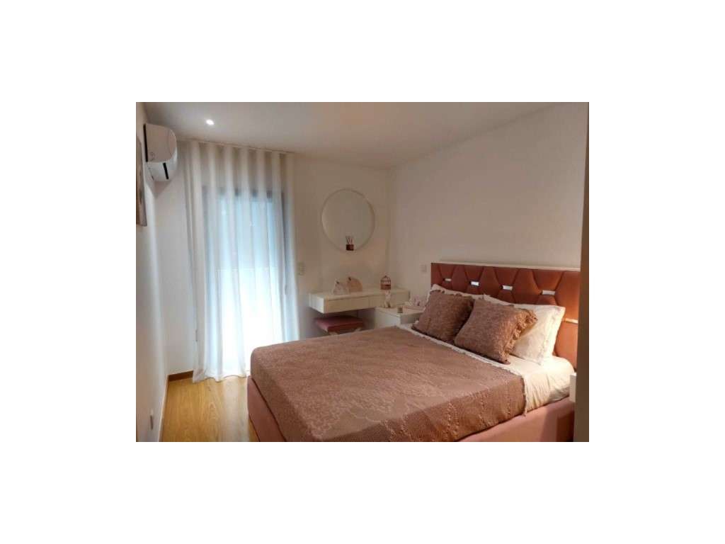 Apartamento T3, novo, varanda com churrasqueira e lavandaria; pisci...-15