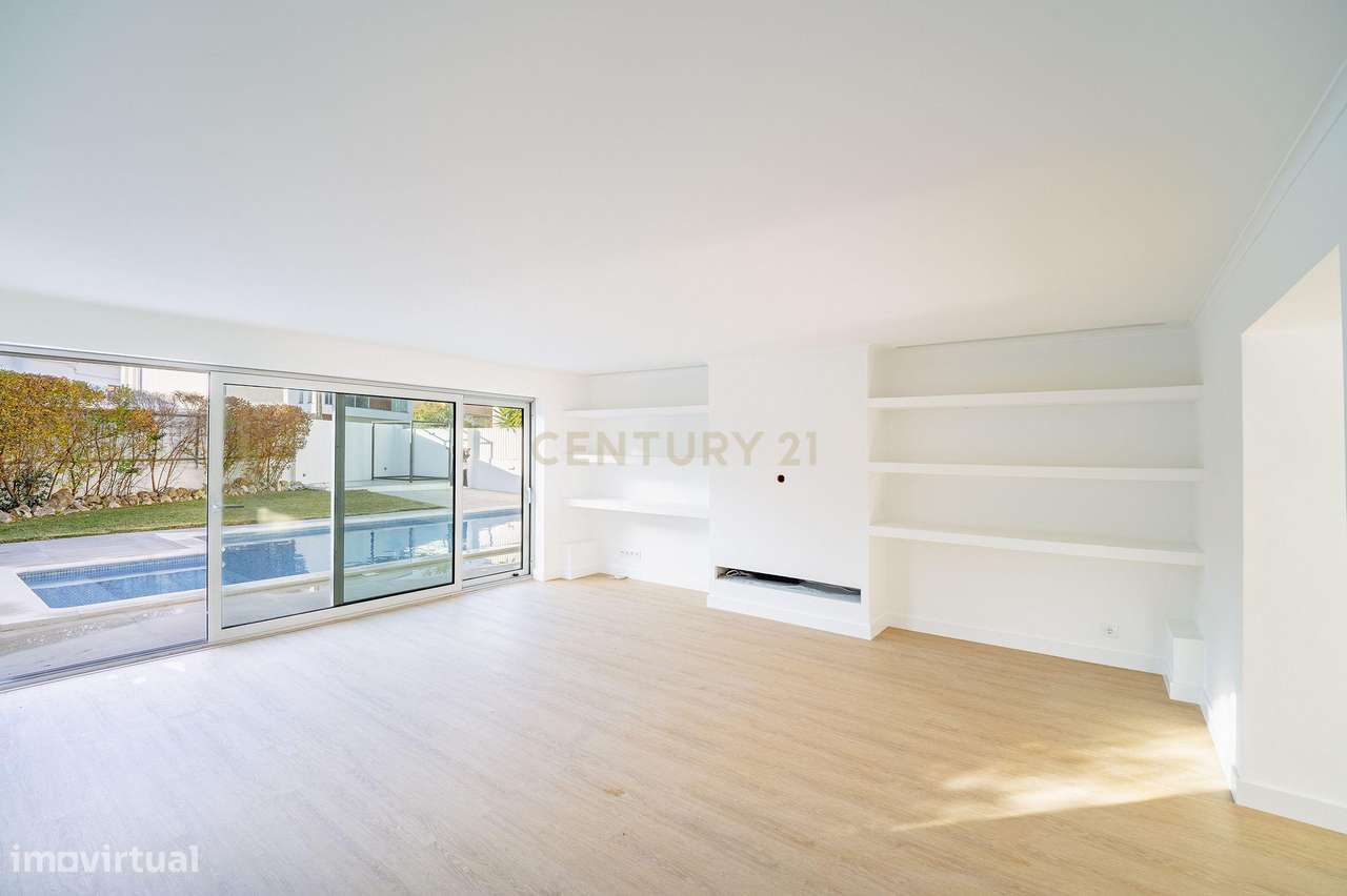 Moradia T6 com Piscina - Charneca de Caparica-6
