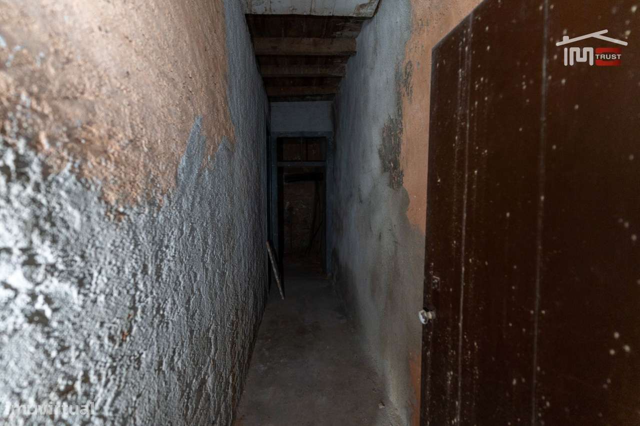 Moradia T2 com Projeto Aprovado em TOMAR já com telhado novo e isol...-7