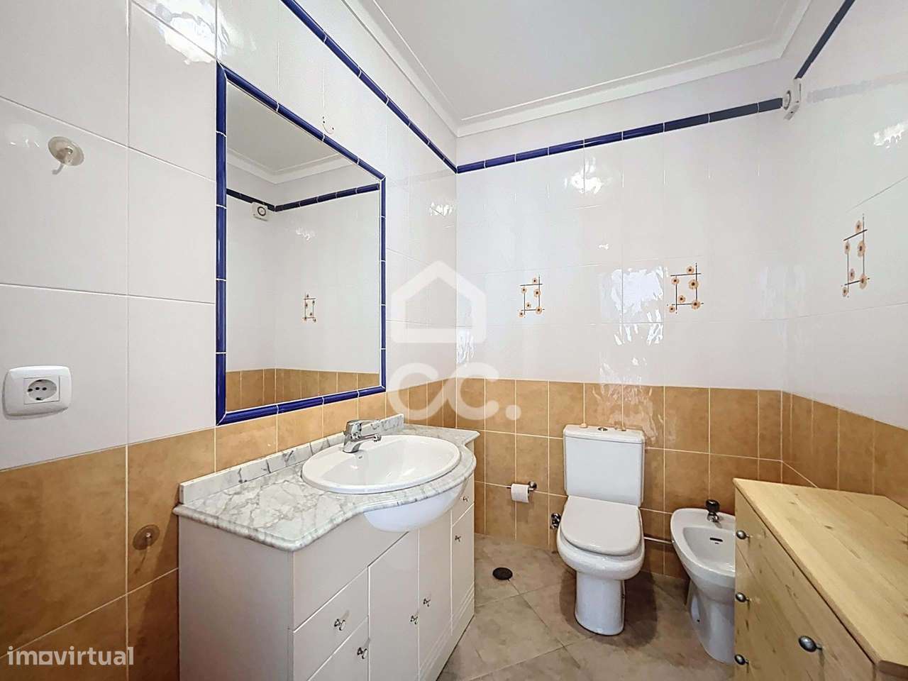 Moradia T4 com jardim, Casais da Serralheira-12