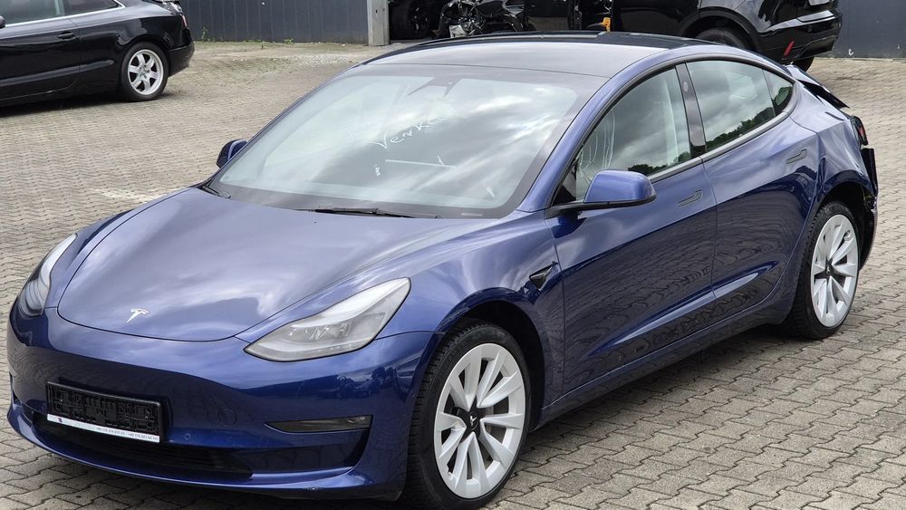 Tesla Model 3 2021