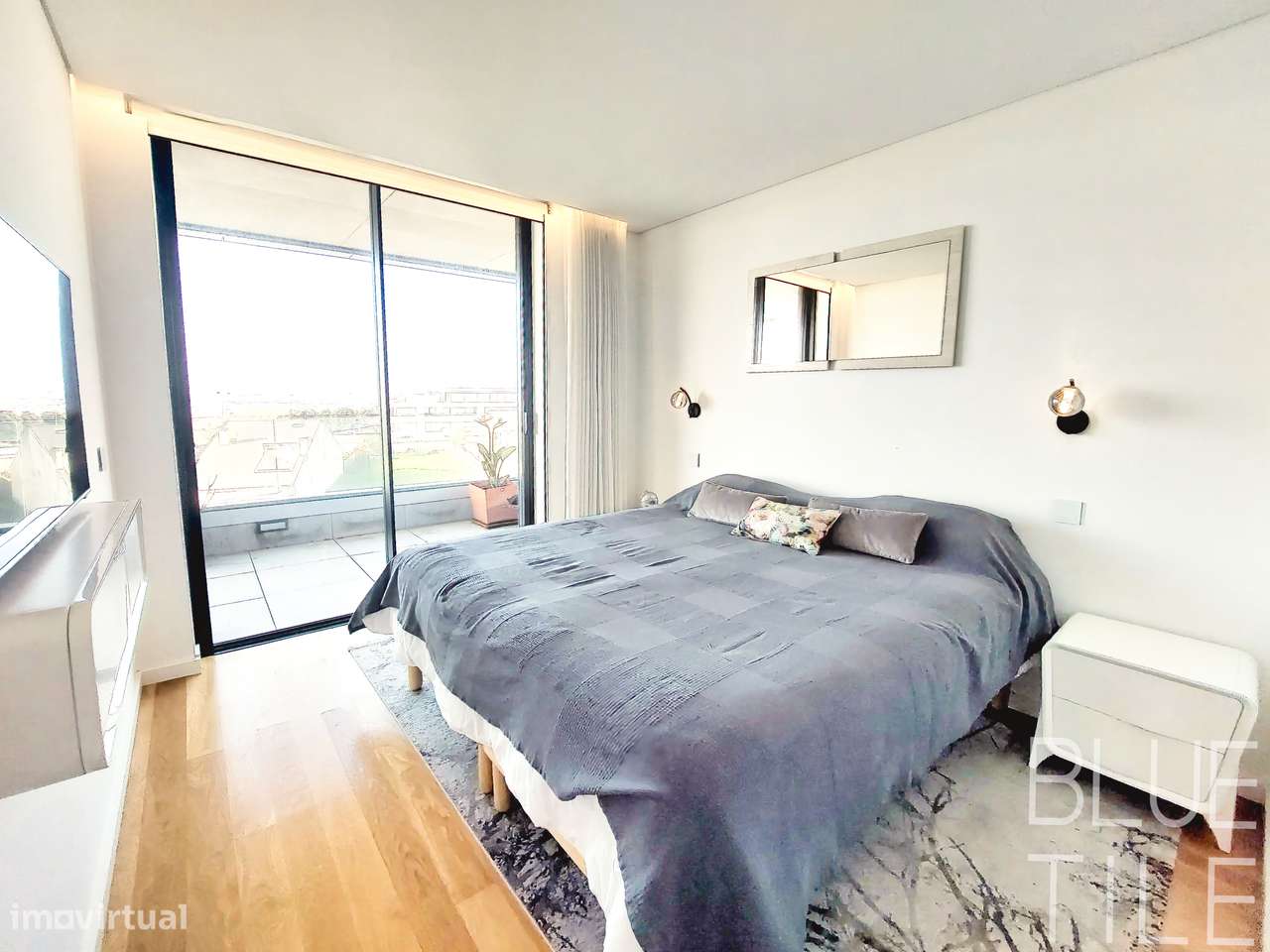 Apartamento T3 – último piso, garagem fechada, primeira linha de praia-37