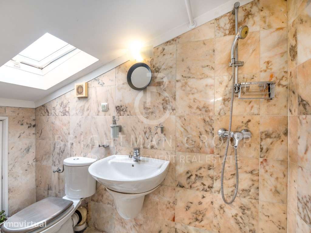 Moradia T5 com piscina em zona histórica da Parede-27