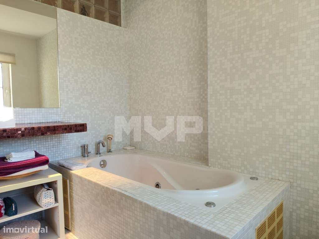 Moradia V3+1 com jardim em zona tranquila de Albufeira-21